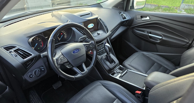 Ford Kuga cena 53700 przebieg: 107000, rok produkcji 2017 z Szczecinek małe 277